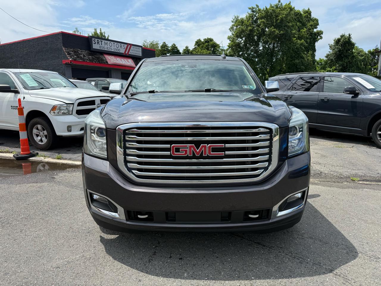 GMC Yukon XL SLT 1/2 Ton 4WD 2015