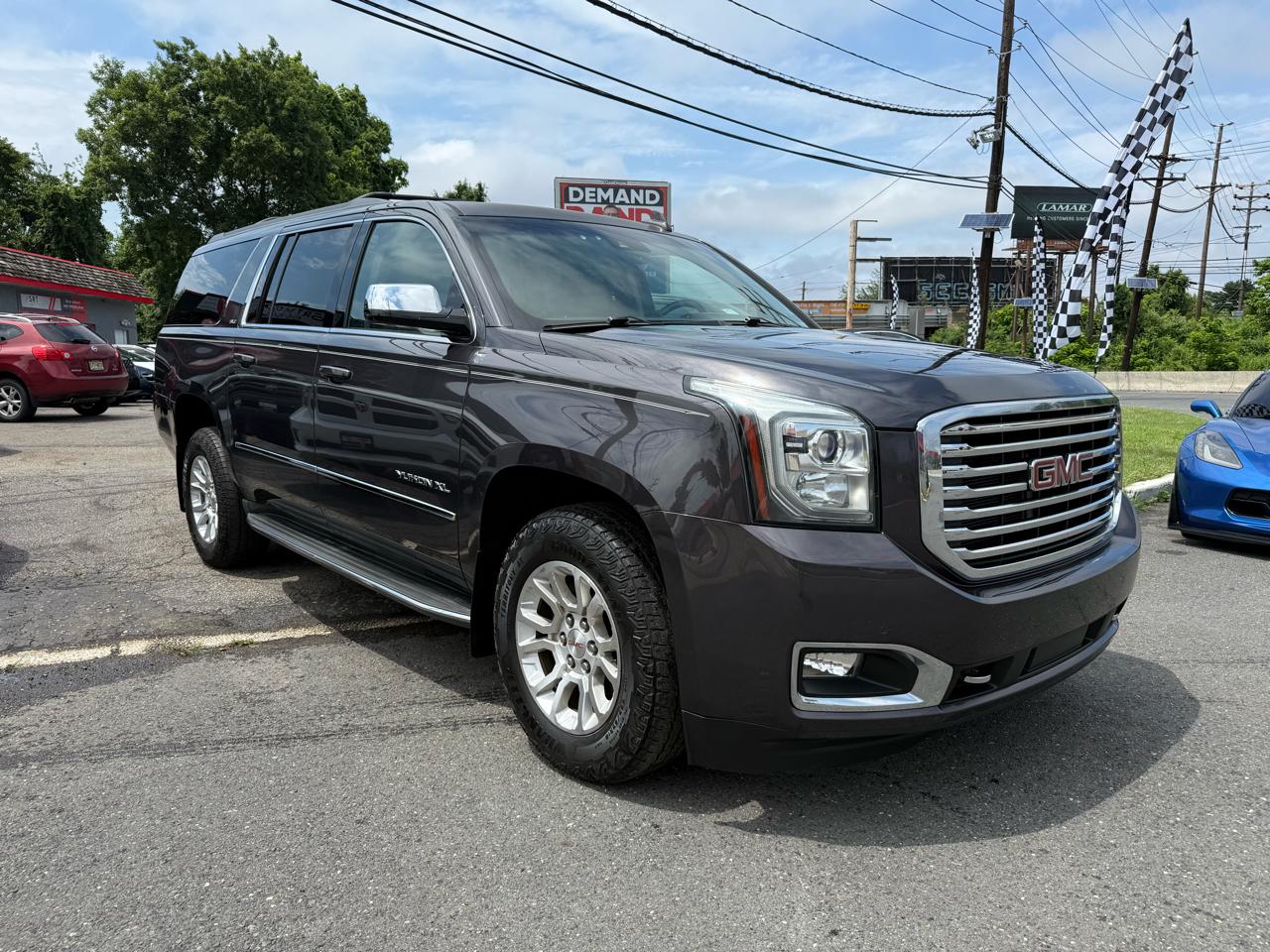 GMC Yukon XL SLT 1/2 Ton 4WD 2015