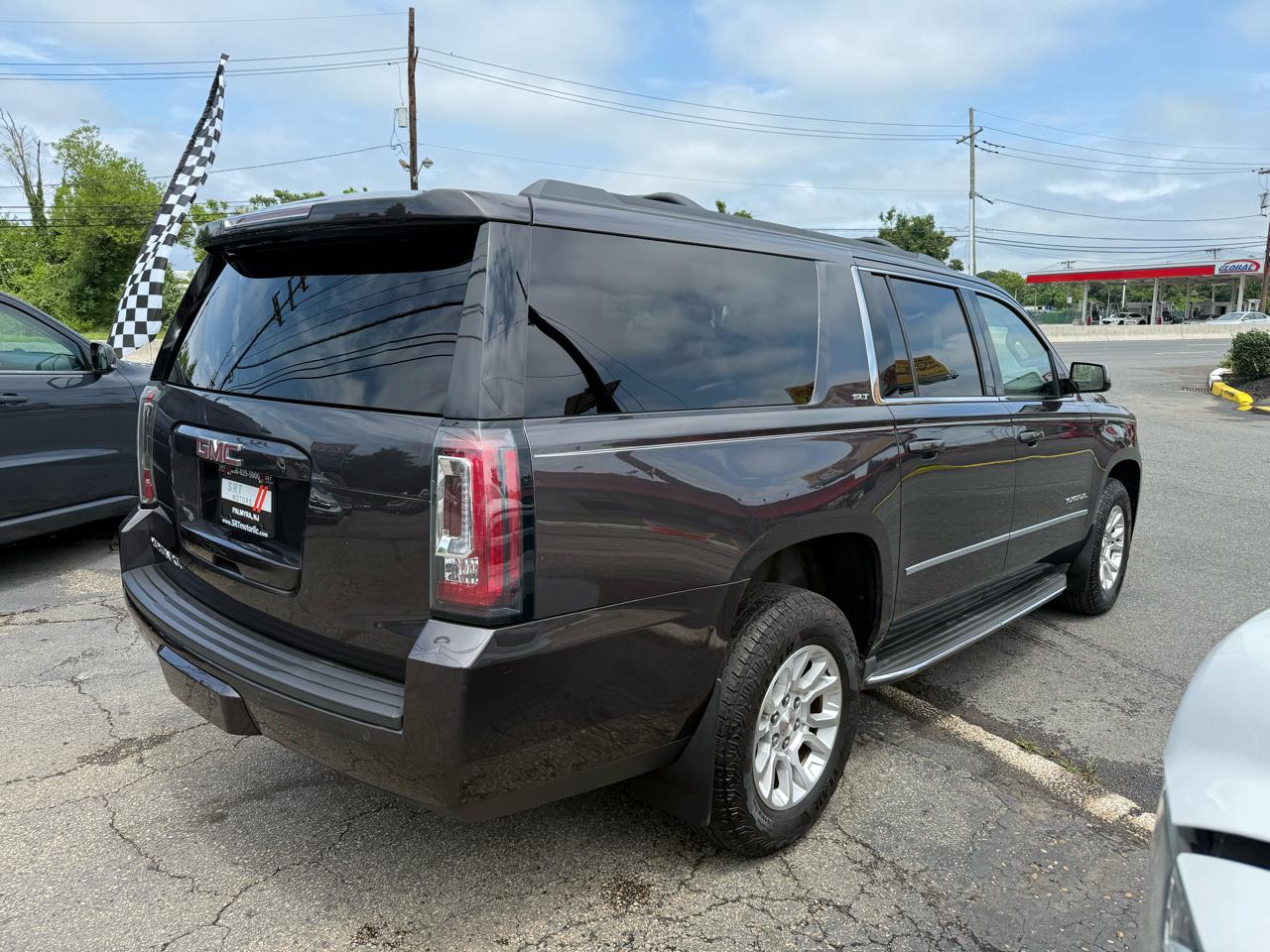 GMC Yukon XL SLT 1/2 Ton 4WD 2015
