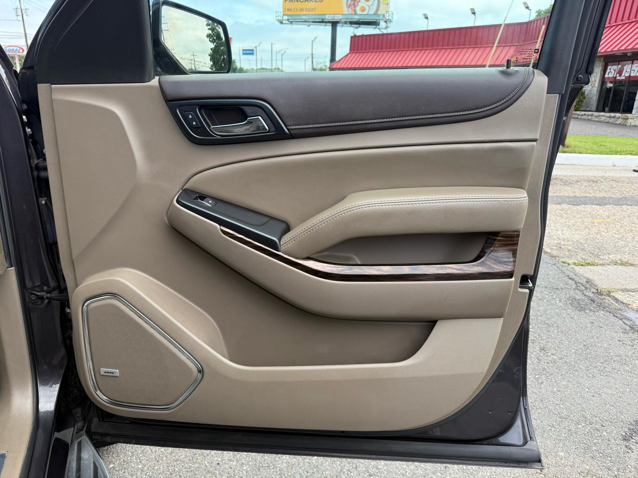 GMC Yukon XL SLT 1/2 Ton 4WD 2015