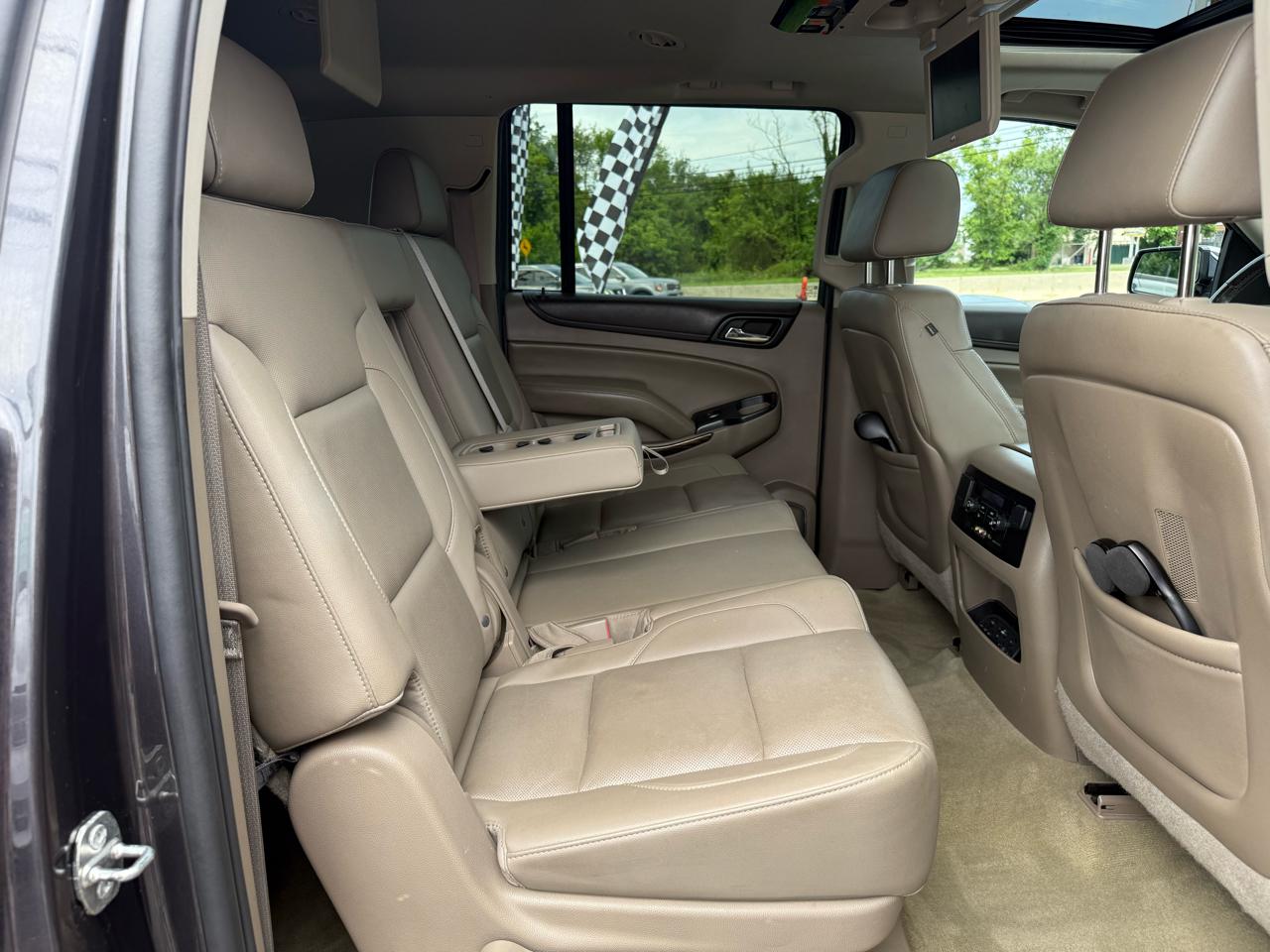 GMC Yukon XL SLT 1/2 Ton 4WD 2015