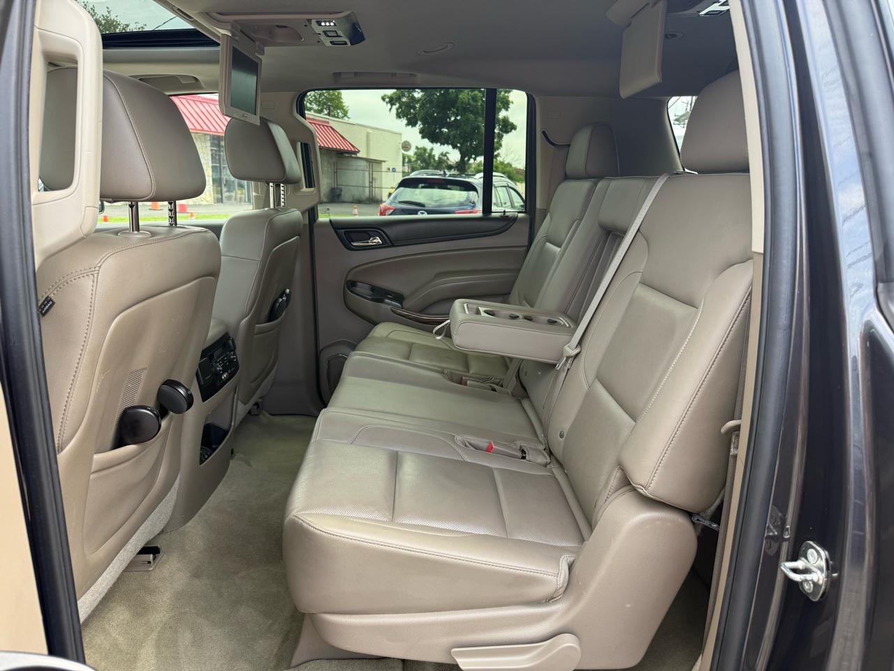 GMC Yukon XL SLT 1/2 Ton 4WD 2015