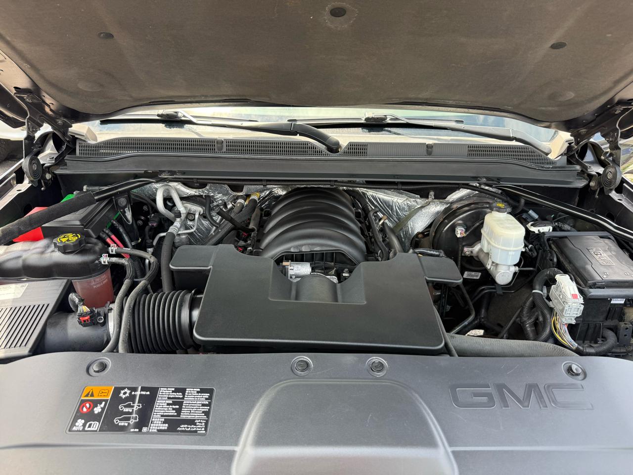 GMC Yukon XL SLT 1/2 Ton 4WD 2015