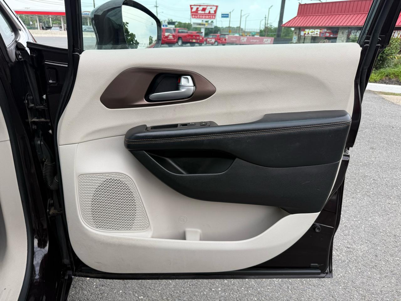 Chrysler Pacifica Touring-L 2017