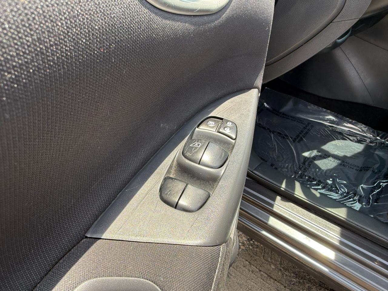 Nissan Sentra SV 4D Sedan 2015