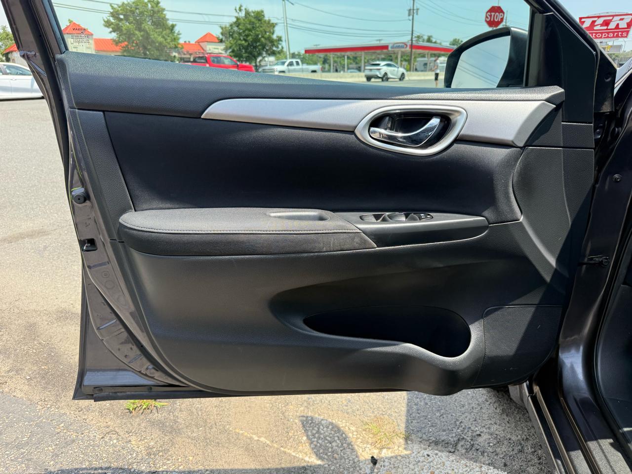 Nissan Sentra SV 4D Sedan 2015