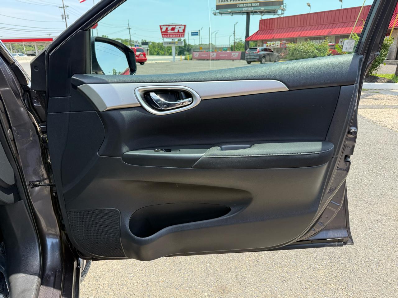 Nissan Sentra SV 4D Sedan 2015