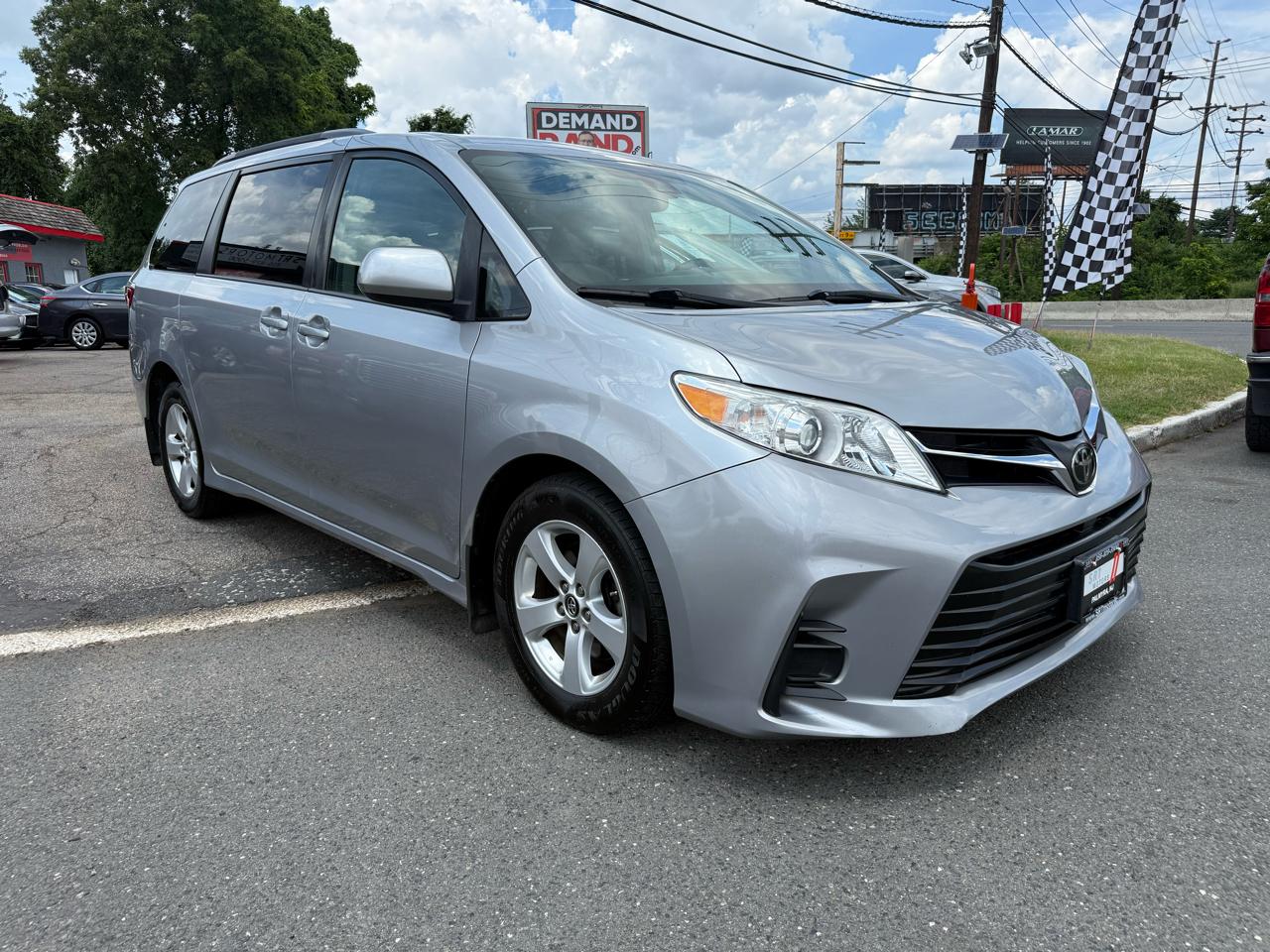 Toyota Sienna LE 8-Passenger 2018