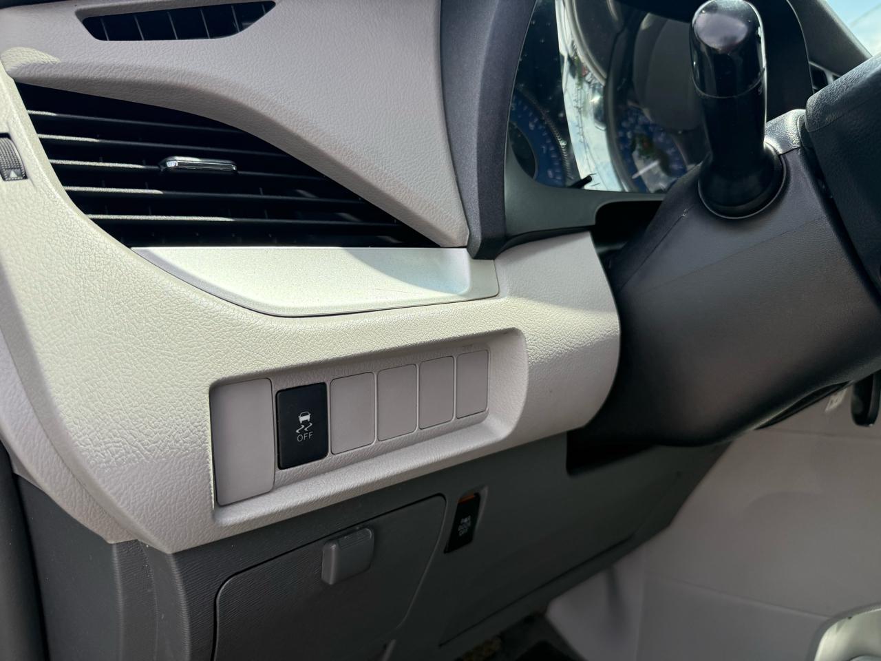 Toyota Sienna LE 8-Passenger 2018