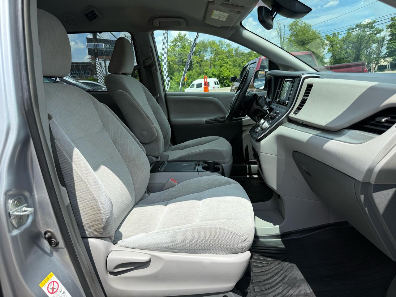 Toyota Sienna LE 8-Passenger 2018
