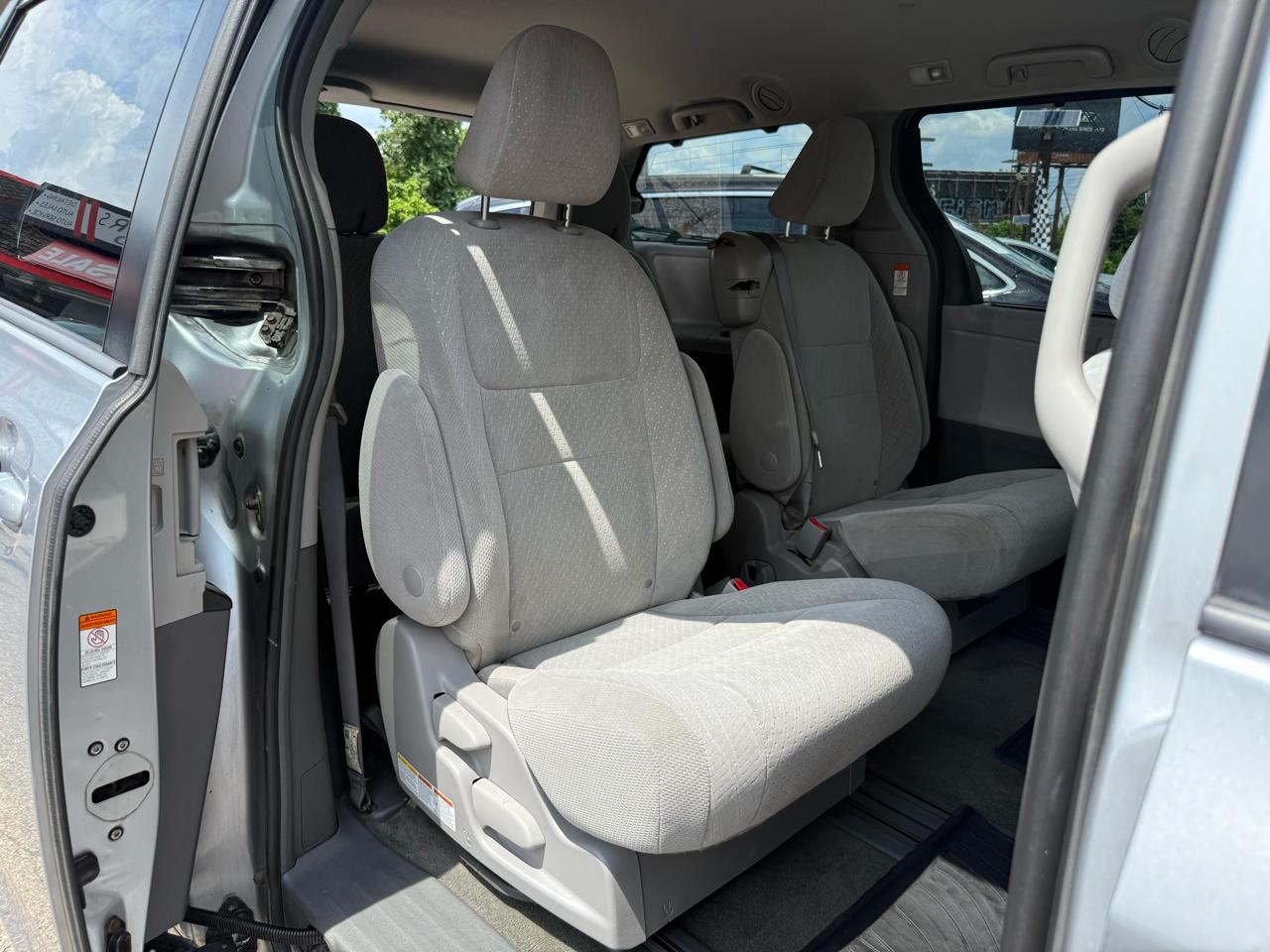 Toyota Sienna LE 8-Passenger 2018