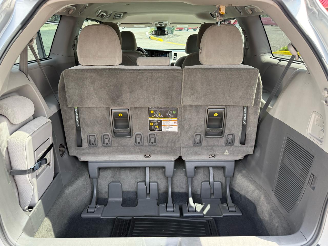 Toyota Sienna LE 8-Passenger 2018