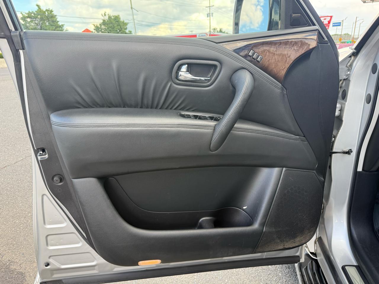 Infiniti QX56 4WD 2012