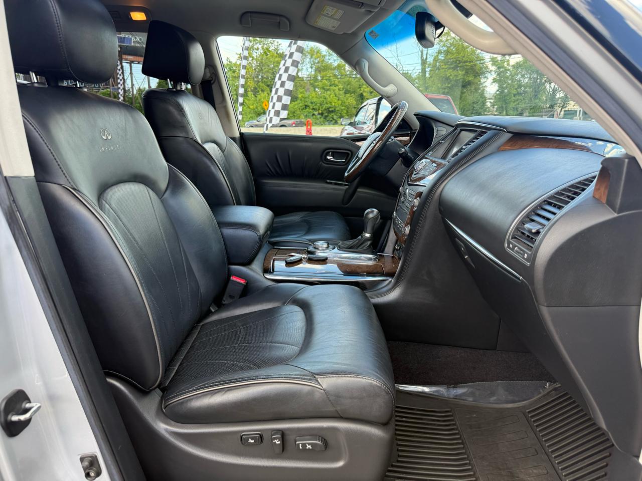 Infiniti QX56 4WD 2012