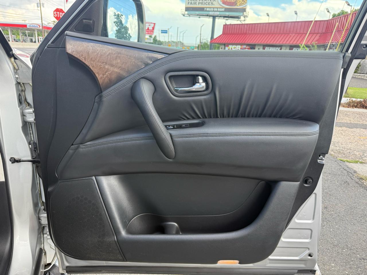 Infiniti QX56 4WD 2012