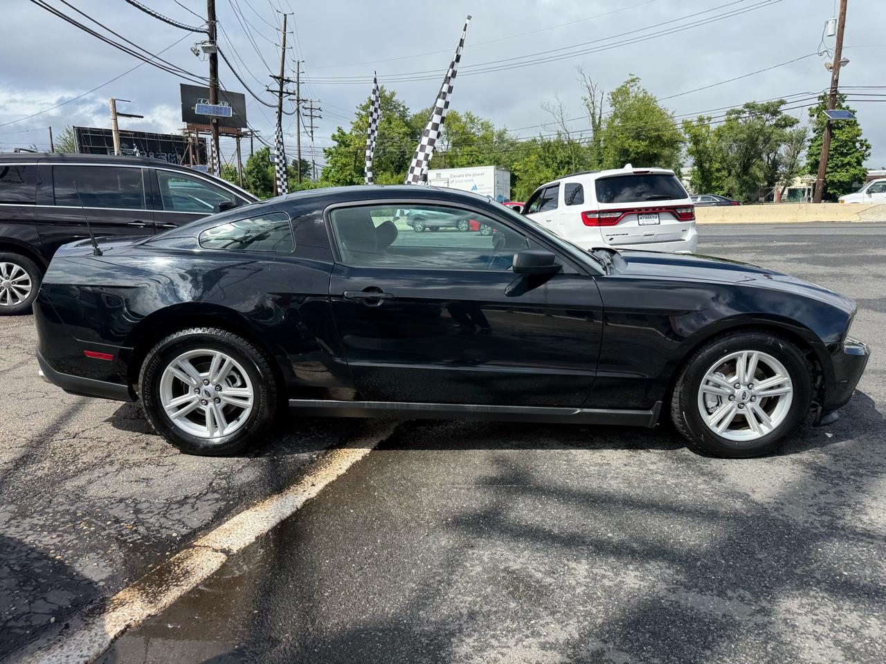 Ford Mustang V6 Coupe 2012