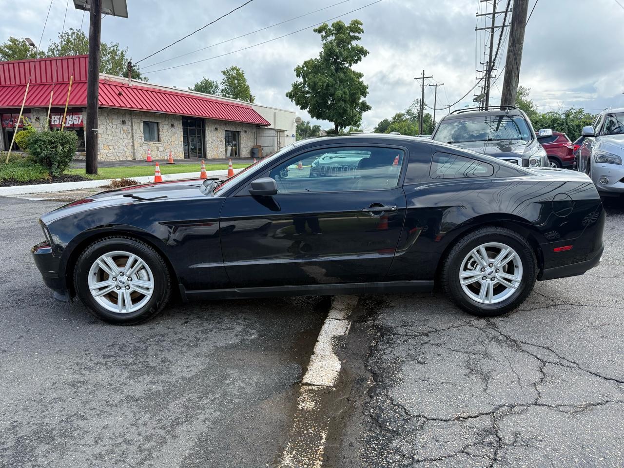 Ford Mustang V6 Coupe 2012