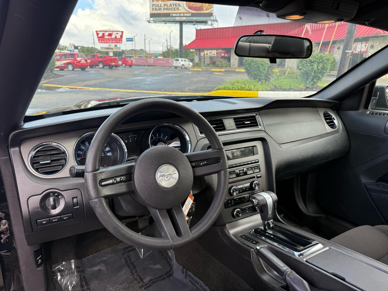 Ford Mustang V6 Coupe 2012