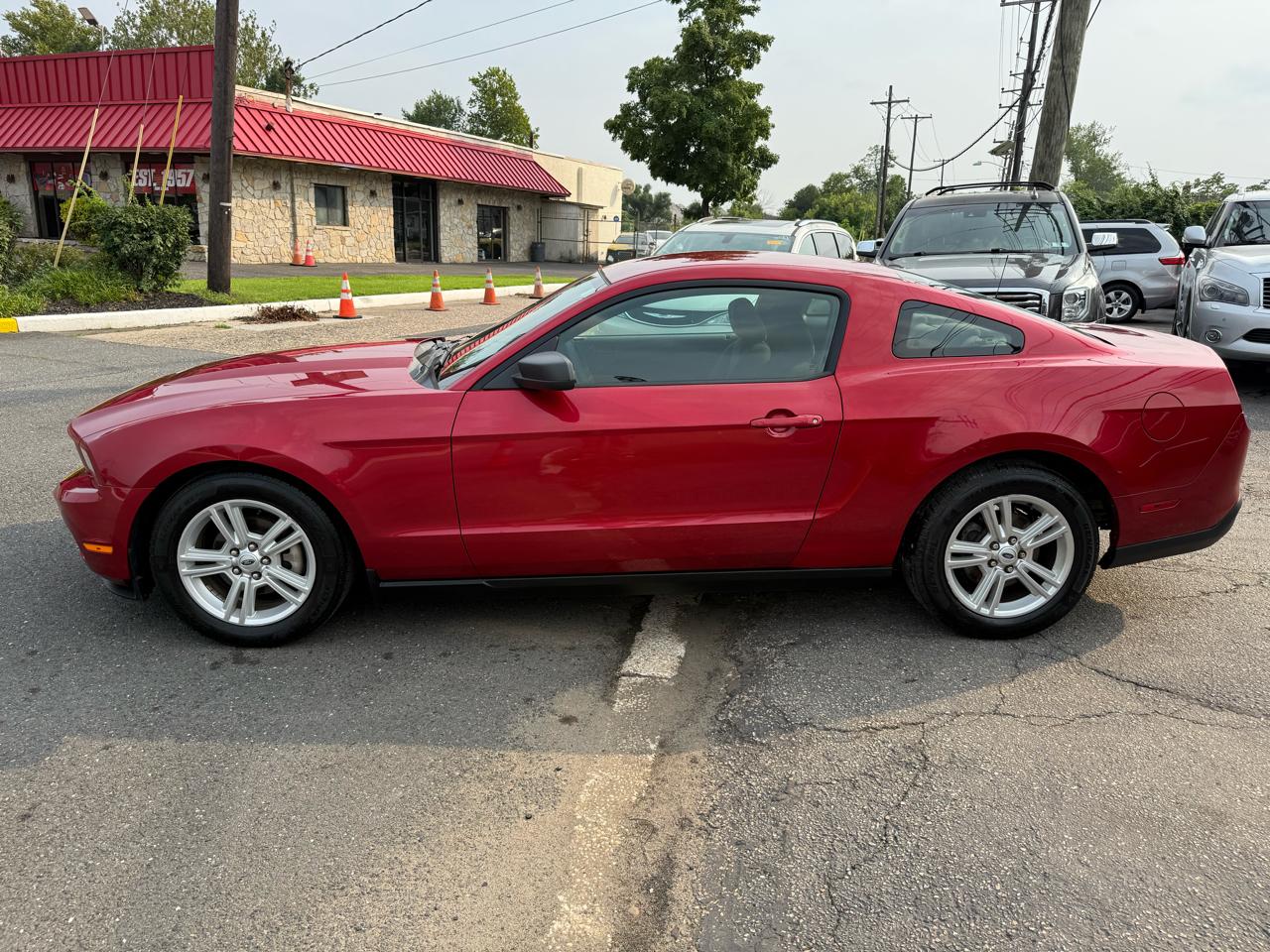 Ford Mustang V6 Coupe 2010