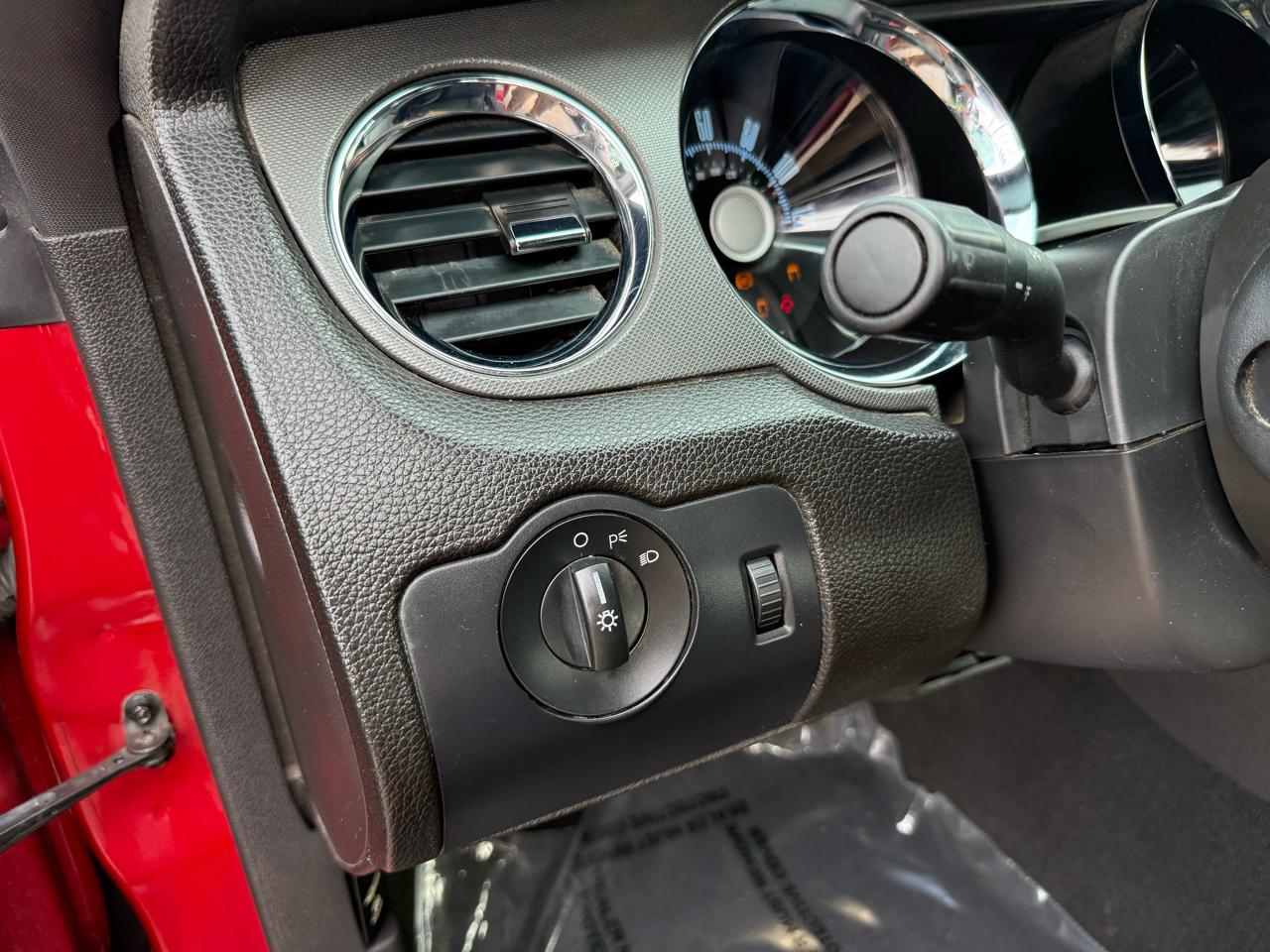 Ford Mustang V6 Coupe 2010