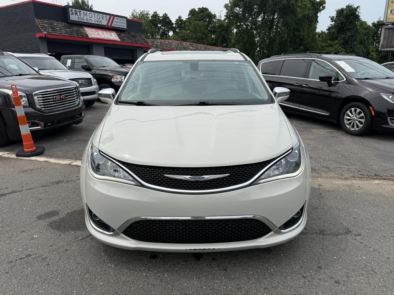 Chrysler Pacifica Limited 2017