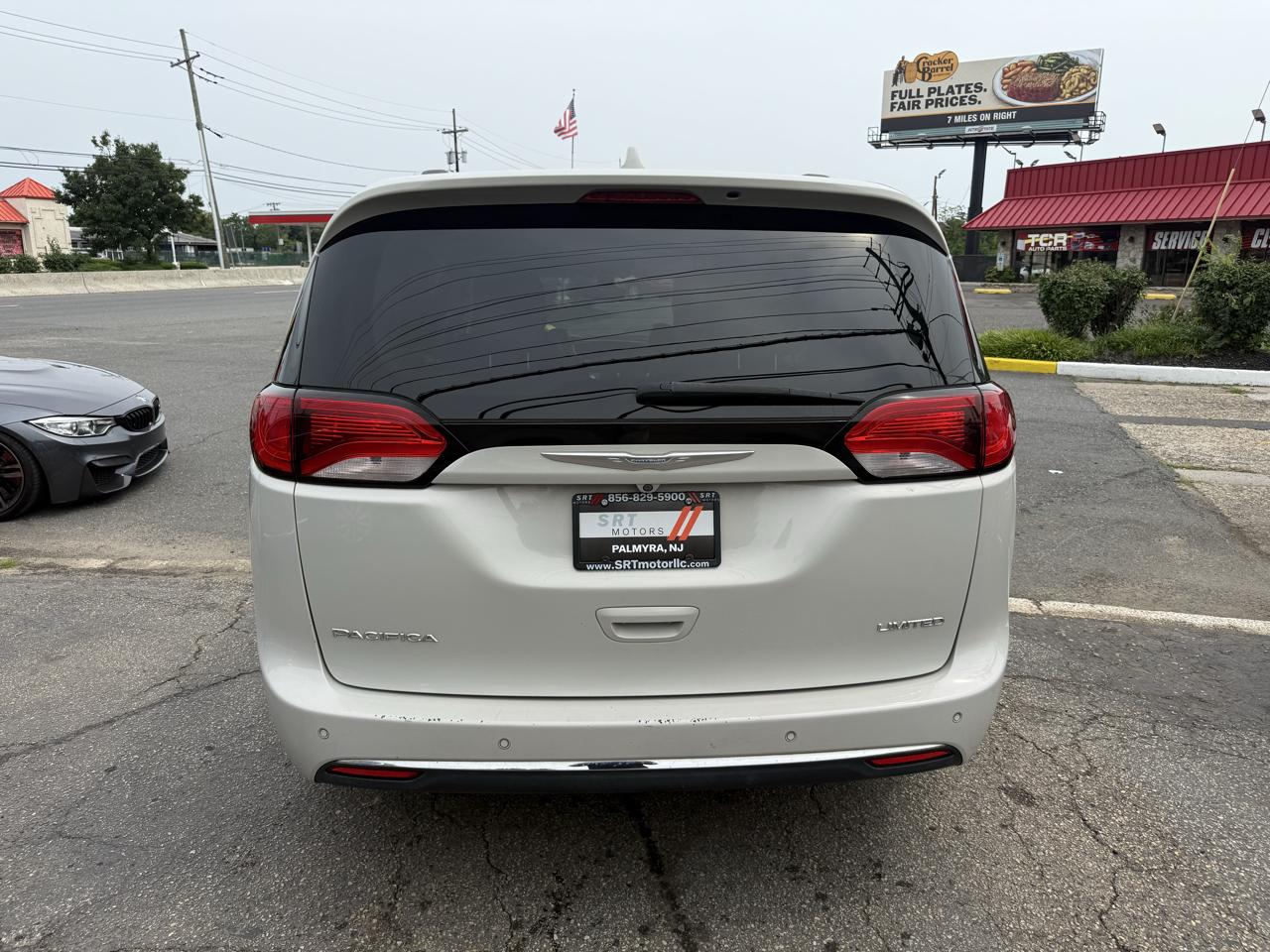Chrysler Pacifica Limited 2017