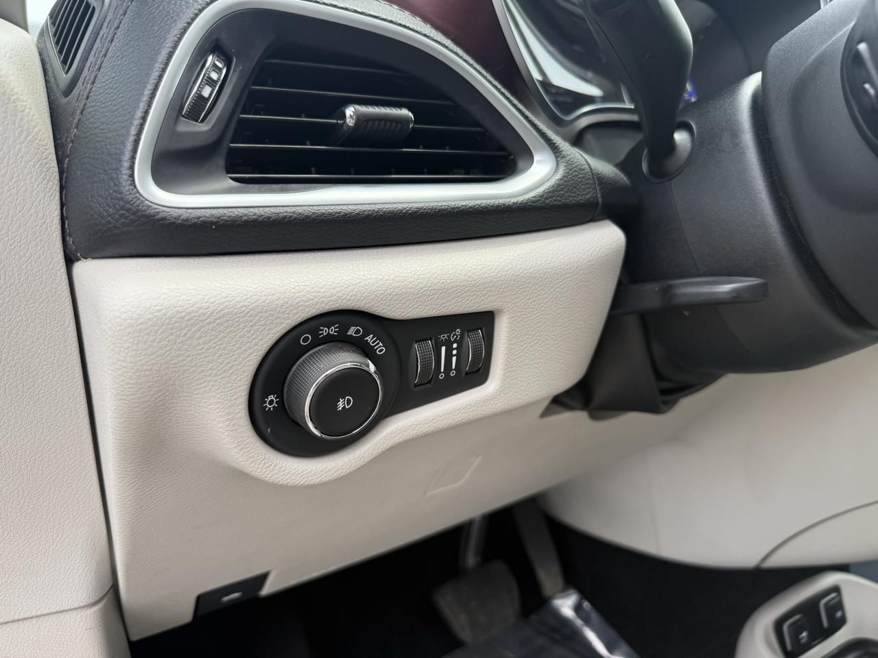 Chrysler Pacifica Limited 2017