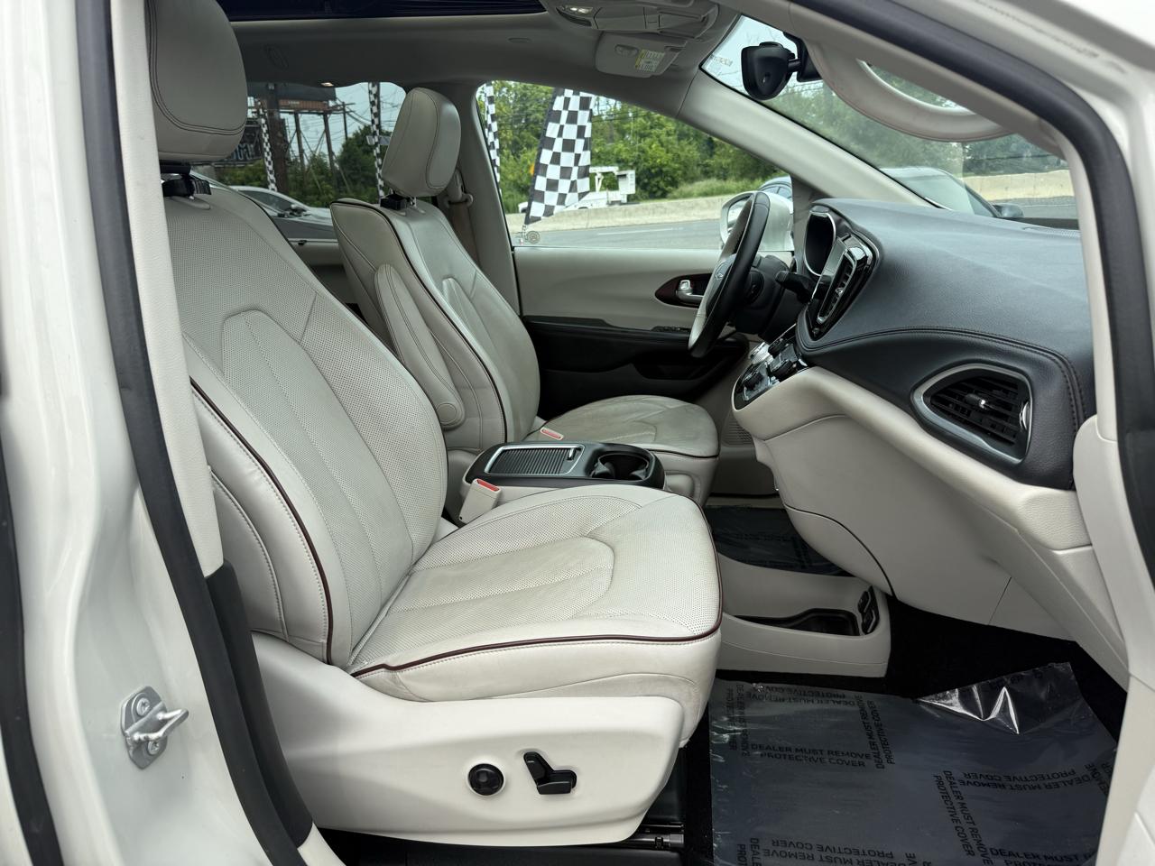 Chrysler Pacifica Limited 2017