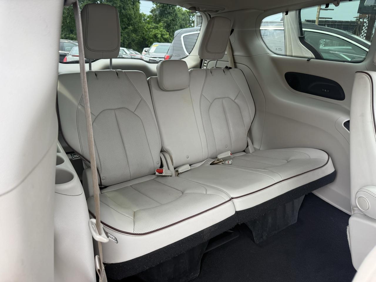 Chrysler Pacifica Limited 2017