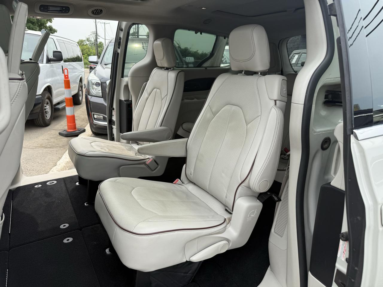 Chrysler Pacifica Limited 2017