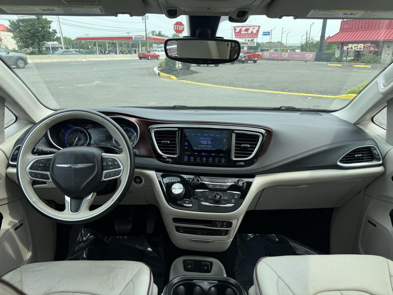 Chrysler Pacifica Limited 2017