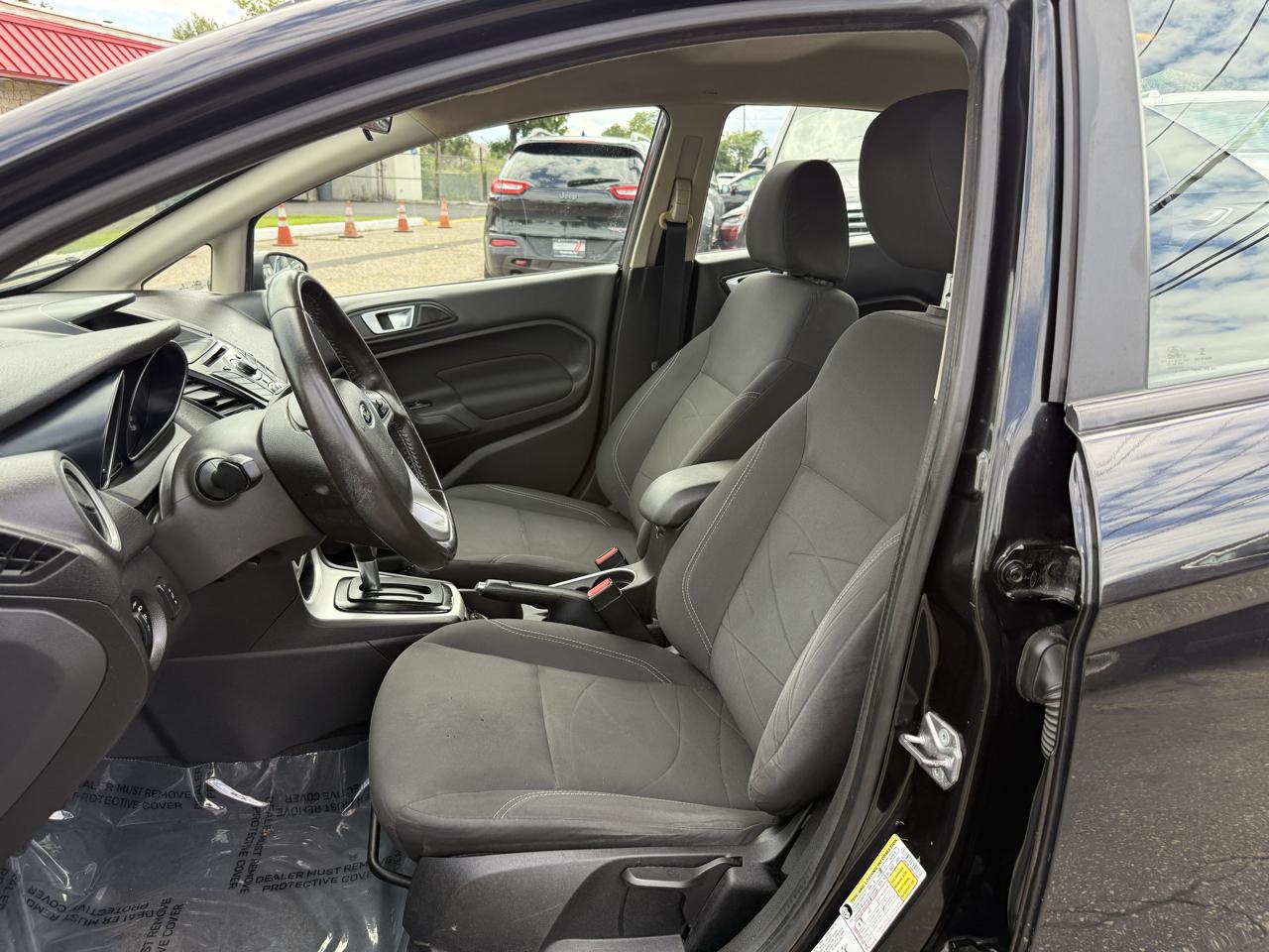Ford Fiesta SE Sedan 2015