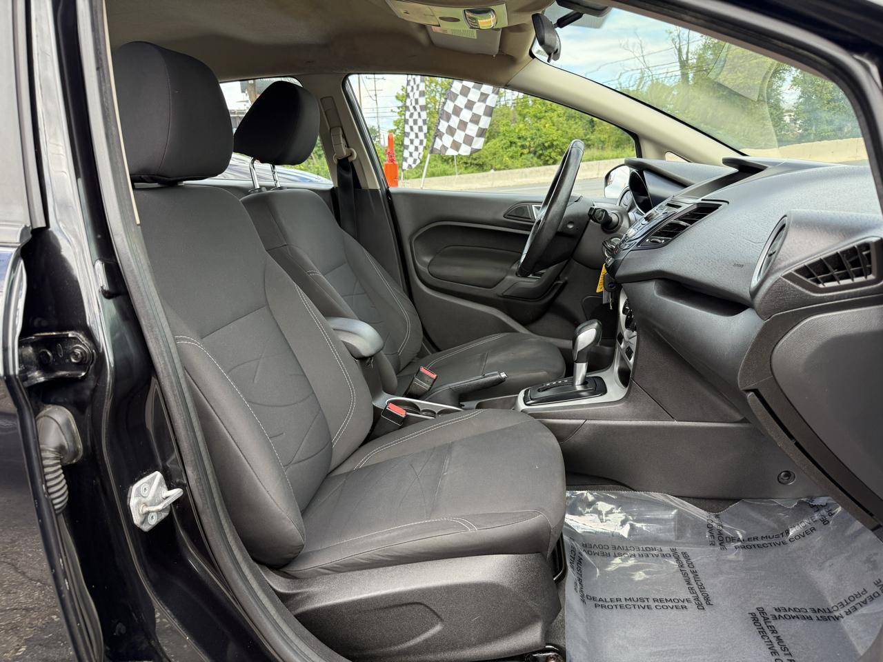 Ford Fiesta SE Sedan 2015