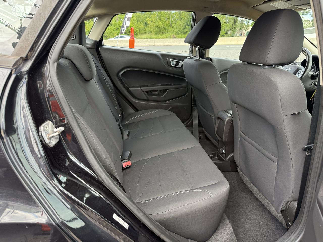 Ford Fiesta SE Sedan 2015