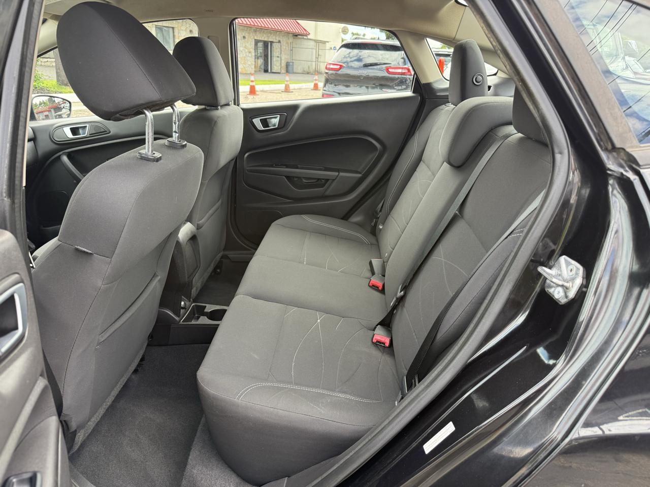 Ford Fiesta SE Sedan 2015