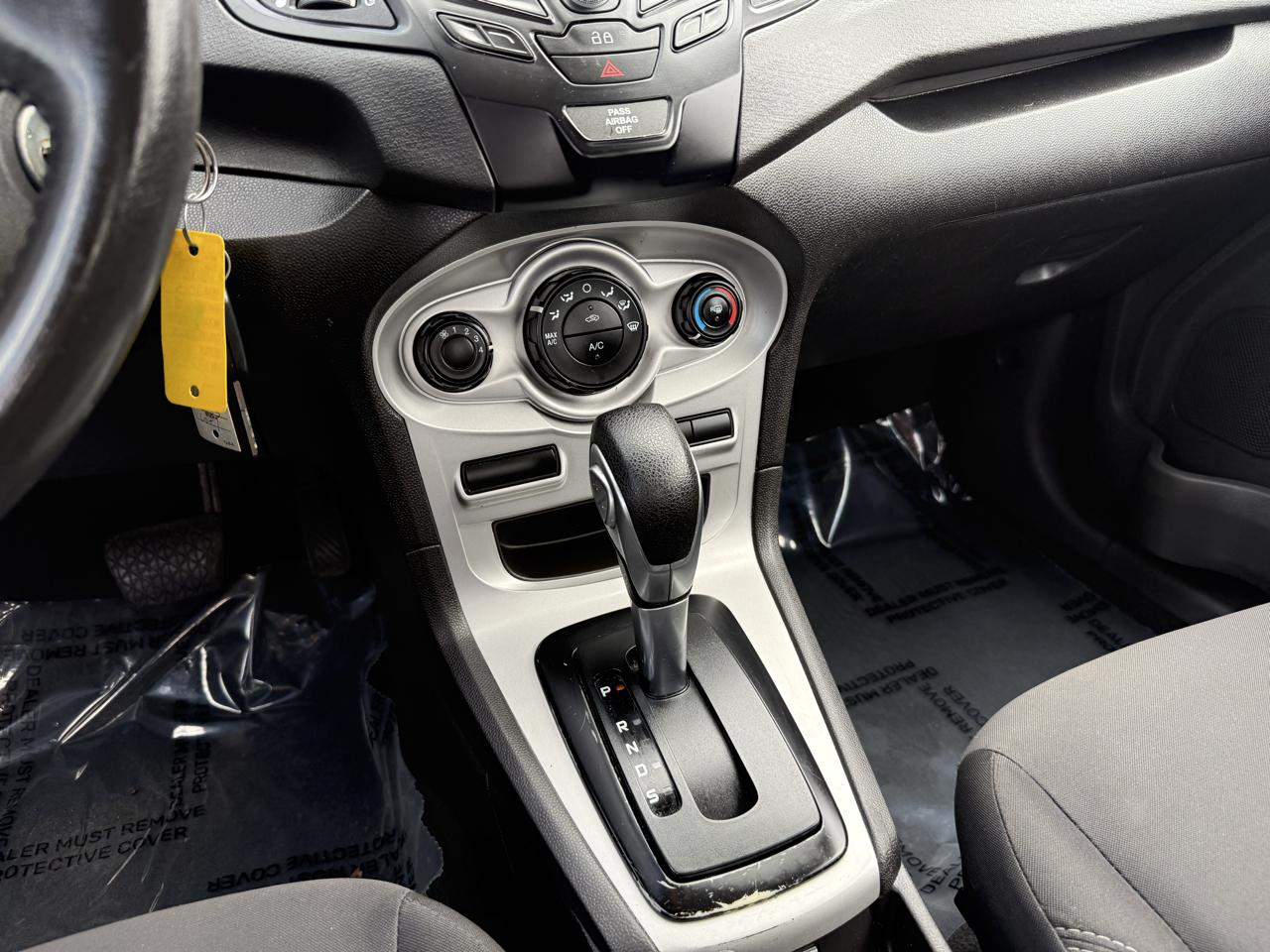 Ford Fiesta SE Sedan 2015