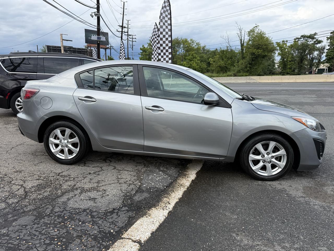 Mazda MAZDA3 i Touring 4-door 2011