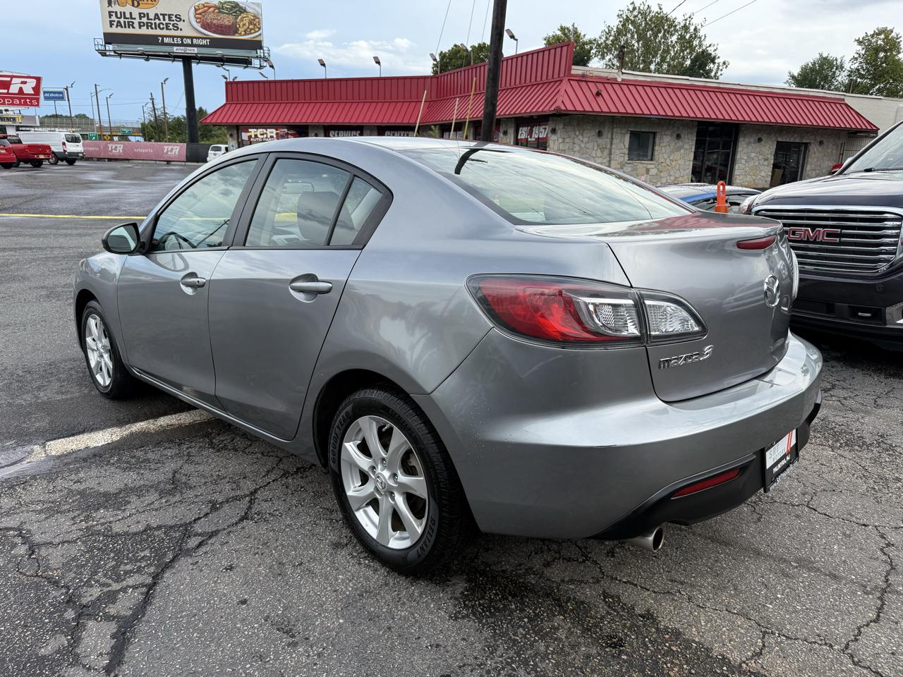 Mazda MAZDA3 i Touring 4-door 2011