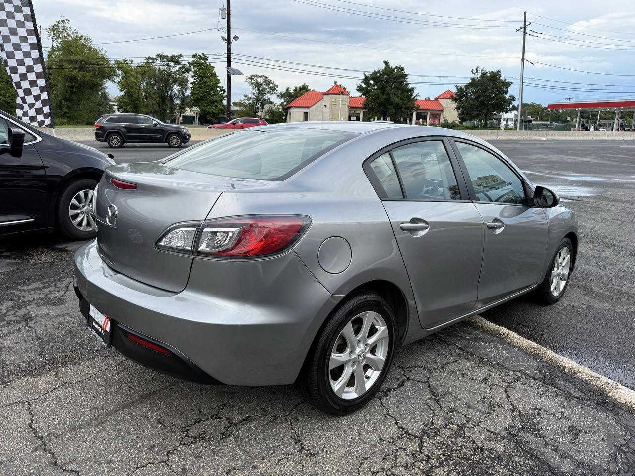Mazda MAZDA3 i Touring 4-door 2011
