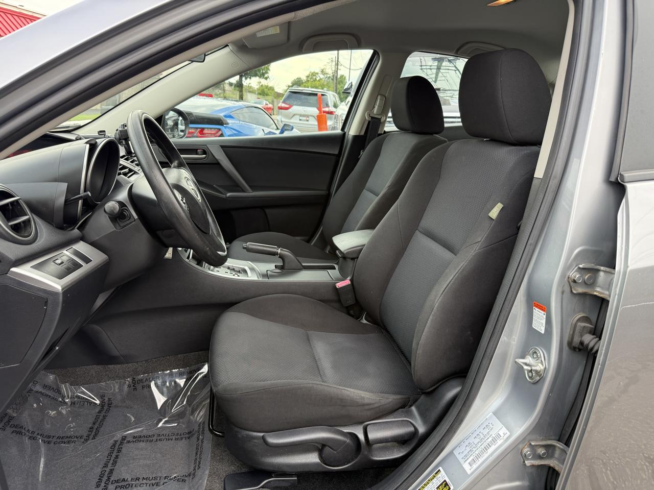 Mazda MAZDA3 i Touring 4-door 2011