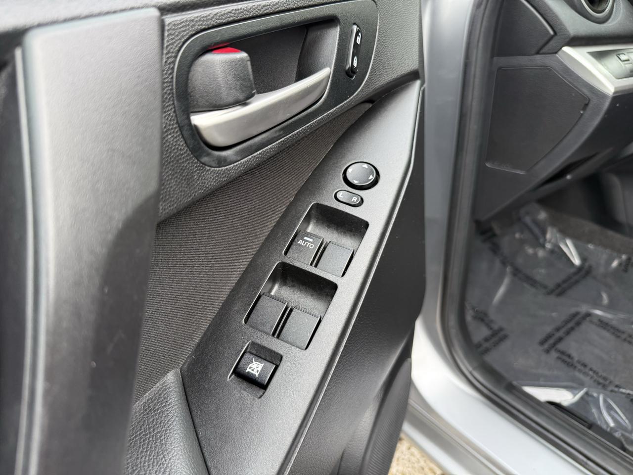 Mazda MAZDA3 i Touring 4-door 2011