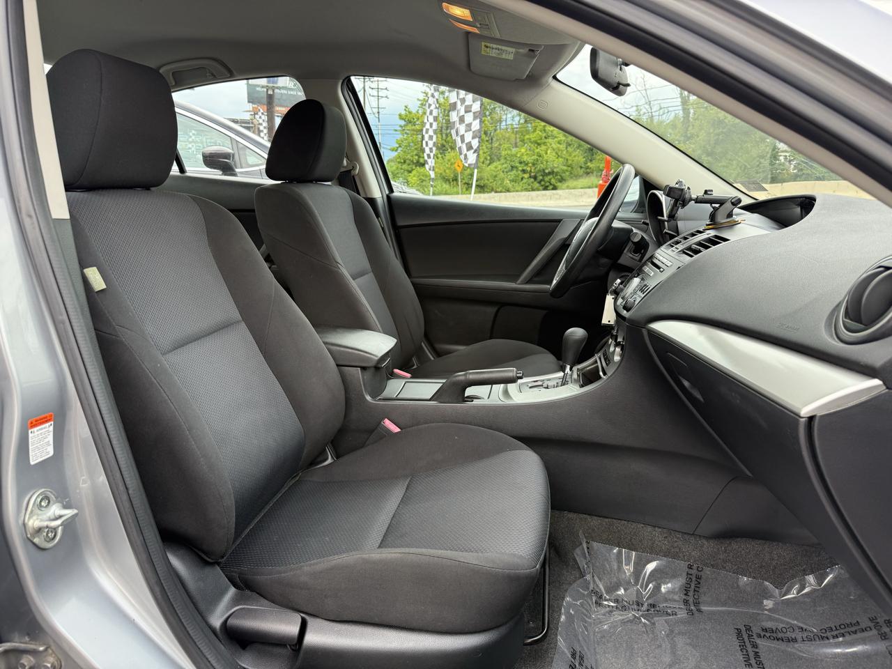 Mazda MAZDA3 i Touring 4-door 2011