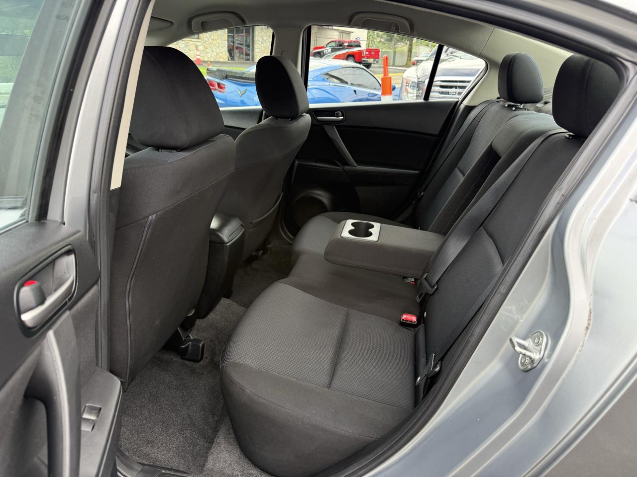 Mazda MAZDA3 i Touring 4-door 2011