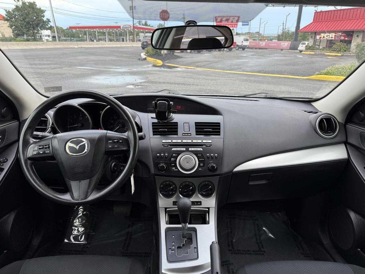Mazda MAZDA3 i Touring 4-door 2011