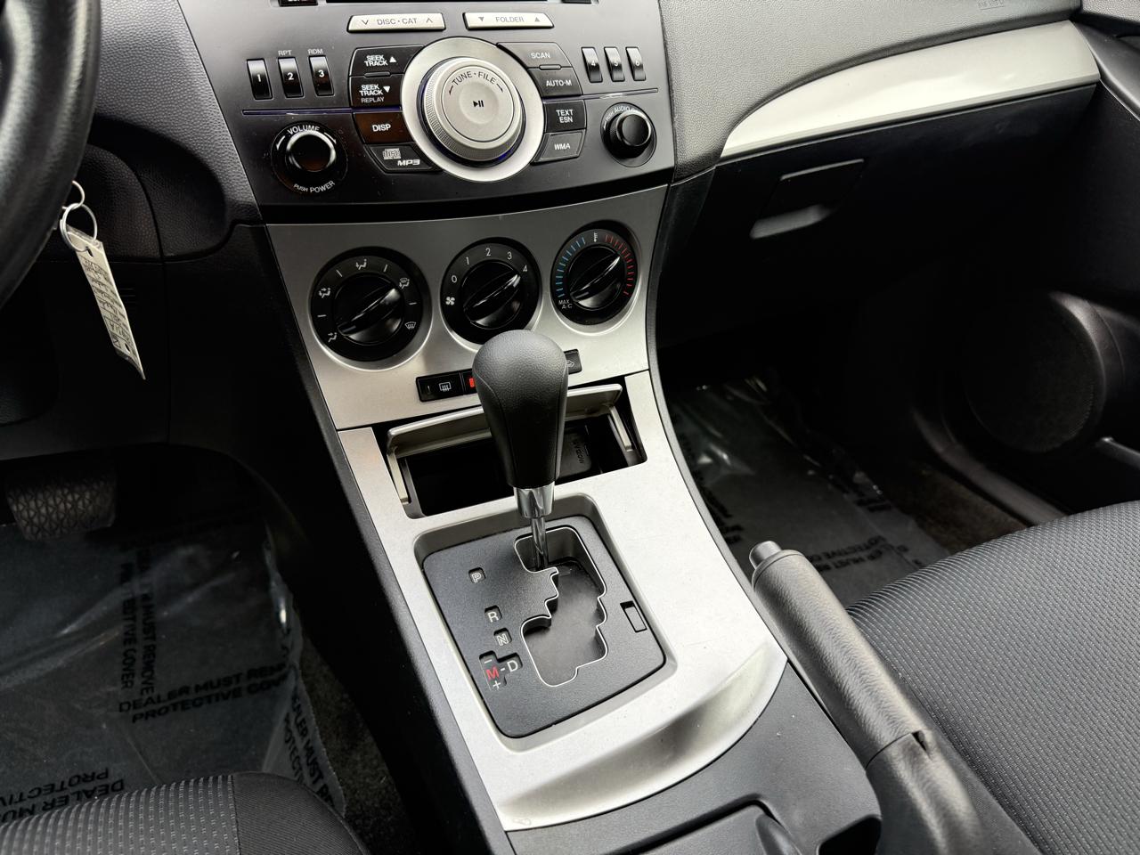 Mazda MAZDA3 i Touring 4-door 2011