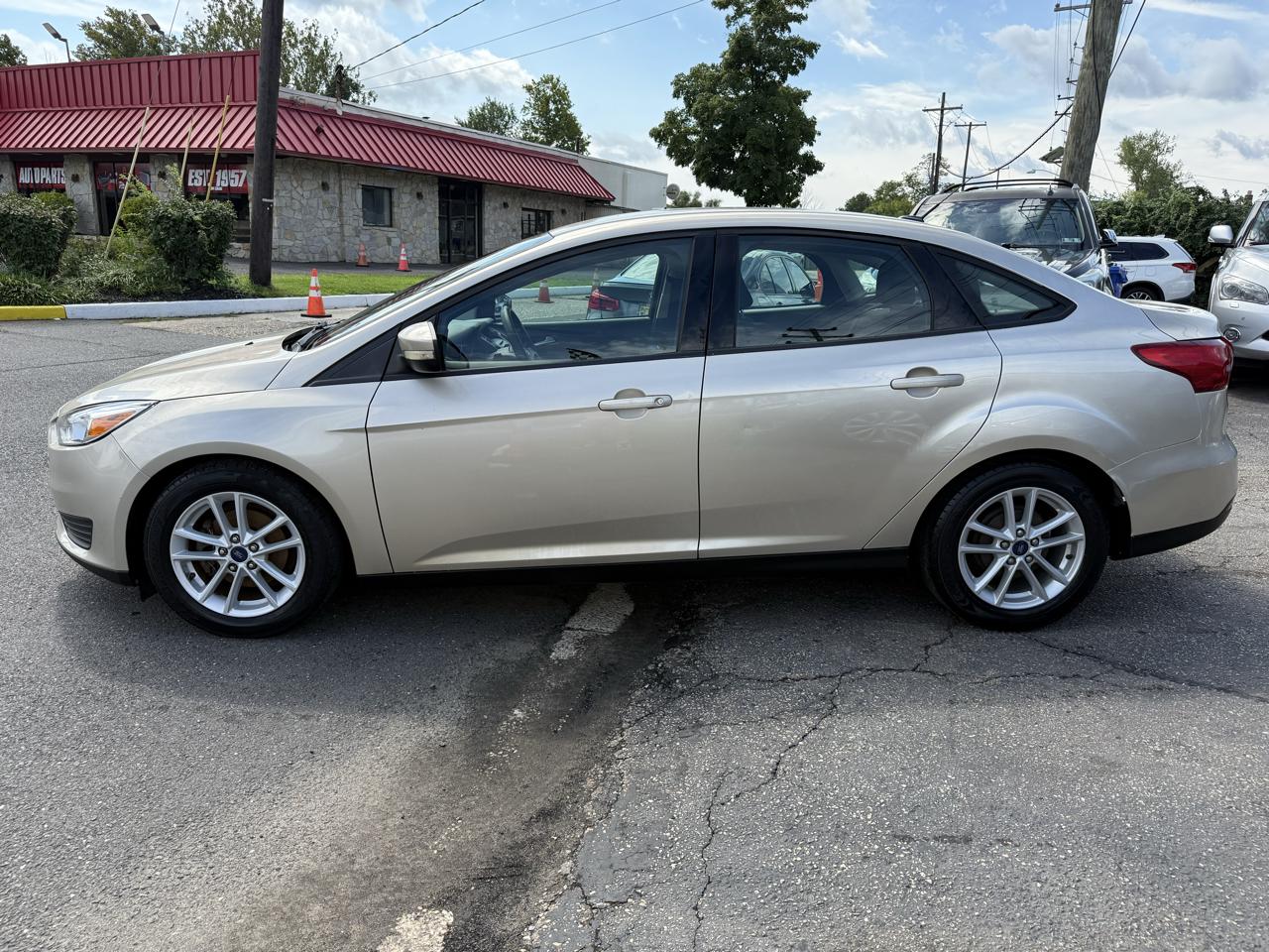 Ford Focus SE Sedan 2017