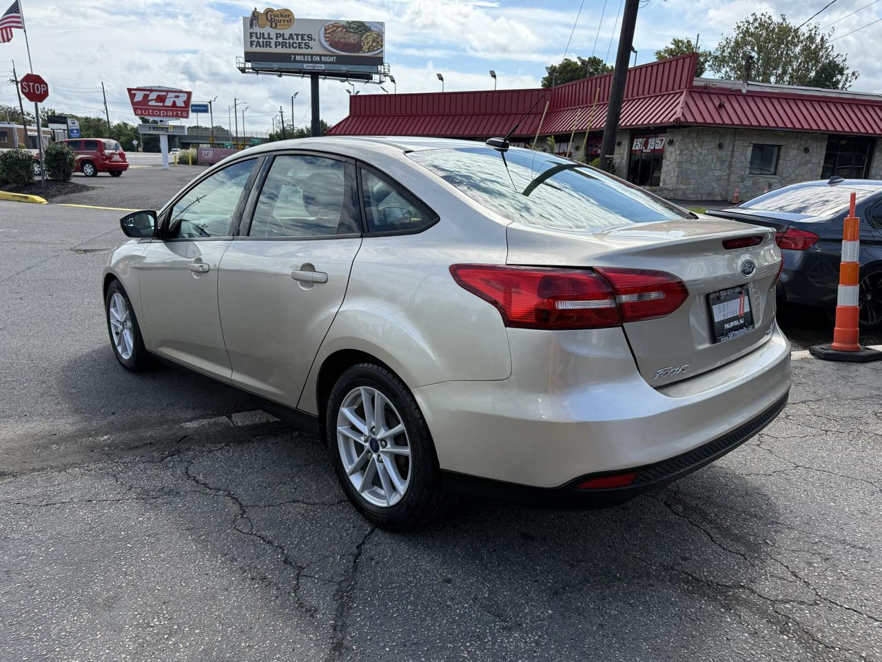 Ford Focus SE Sedan 2017