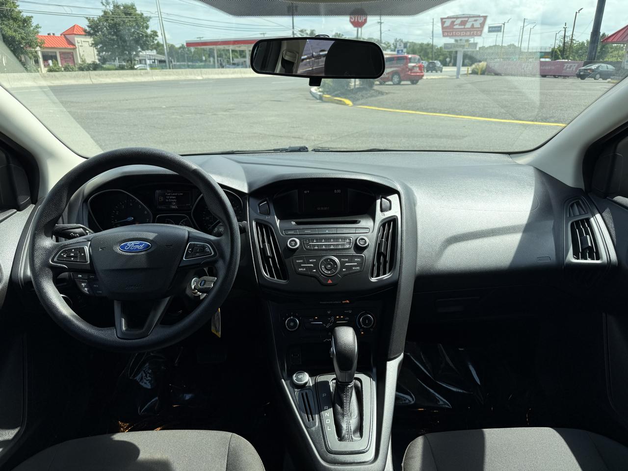 Ford Focus SE Sedan 2017