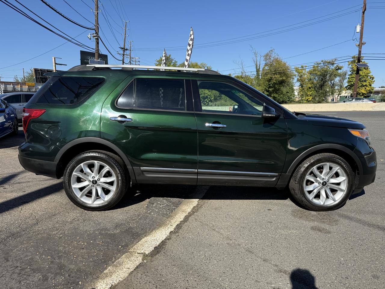 Ford Explorer 4dr XLT 4WD 2013
