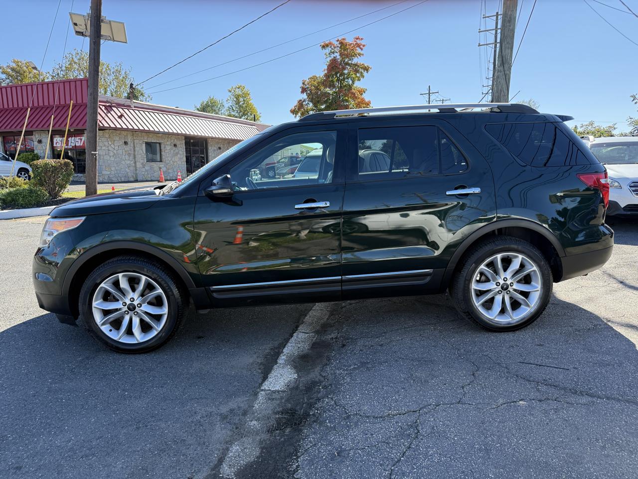 Ford Explorer 4dr XLT 4WD 2013